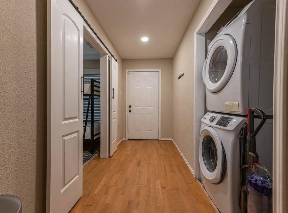 Escape To A Restored 1920S East Waco Bungalow 外观 照片